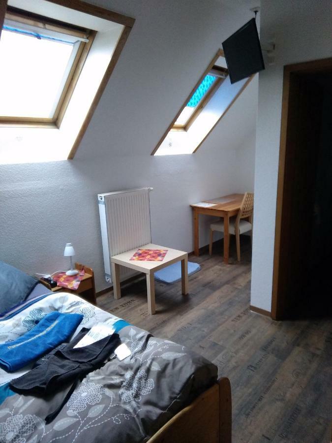 Zimmervermietung Schoenfliesser Stuben Auch Fuer Monteure Eisenhuttenstadt Bagian luar foto